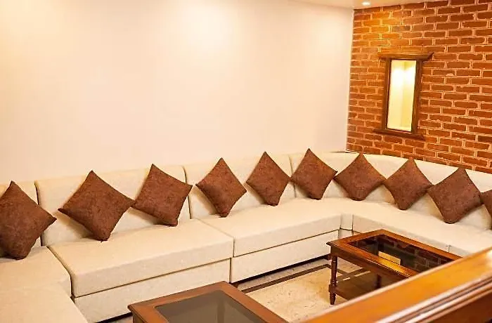 Kailashkutee Hotel 4*